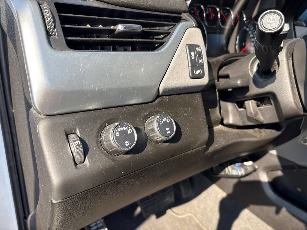 Used 2019 Chevrolet Suburban LT AWD/4WD image 18