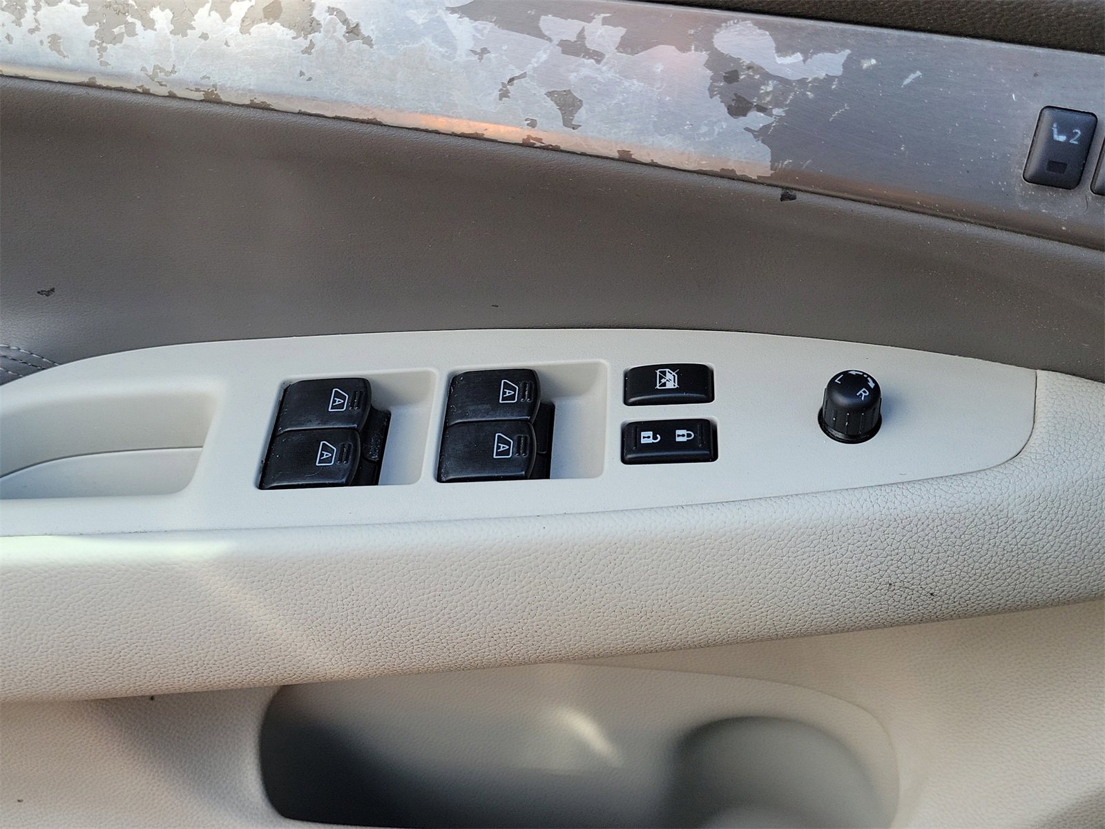 Used 2013 INFINITI G37 Journey w/ Premium Pkg image 29