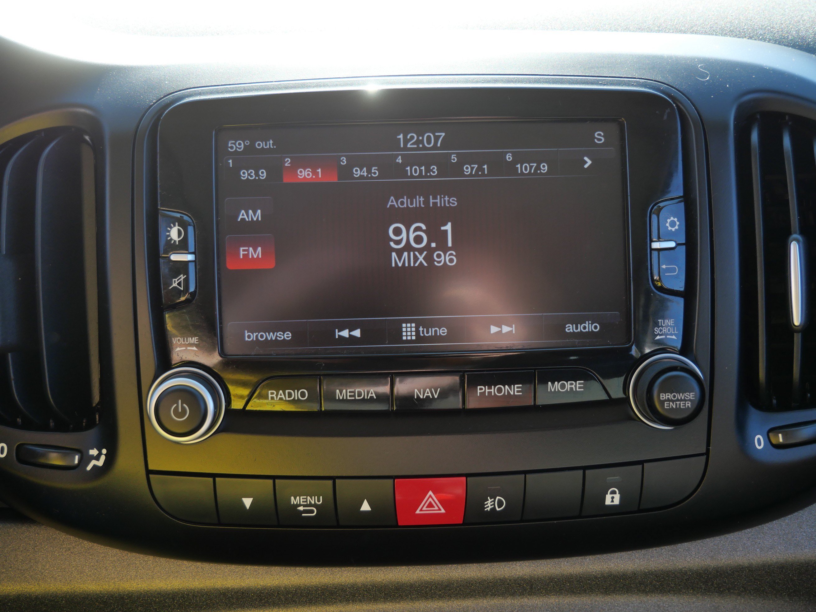 Used 2014 FIAT 500L Trekking FWD image 22
