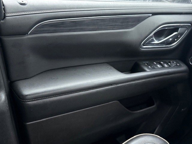 Used 2021 GMC Yukon XL SLT image 32