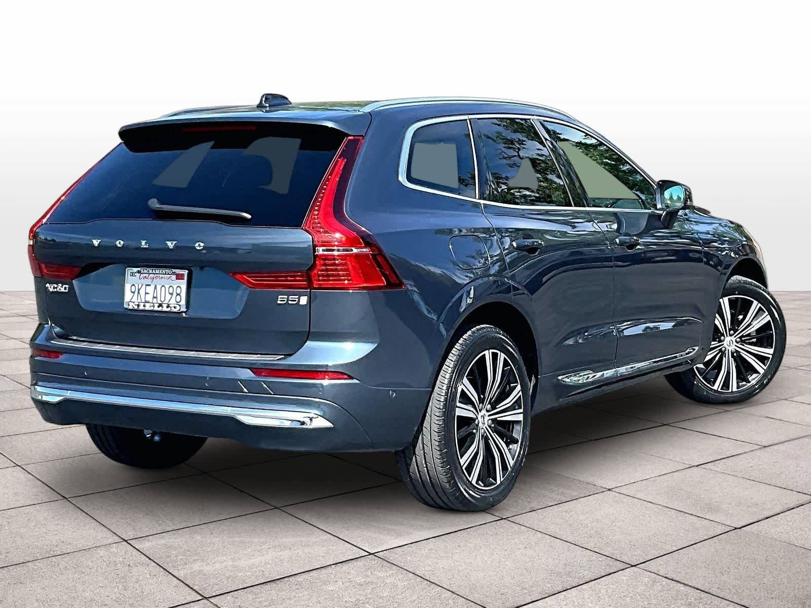 Used 2023 Volvo XC60 B5 Ultimate w/ Protection Package Premier FWD image 16