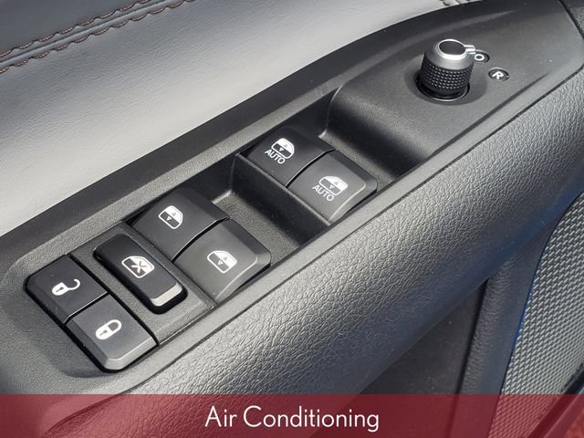 Used 2024 Jeep Compass Limited w/ Sun and Sound Group AWD/4WD image 13