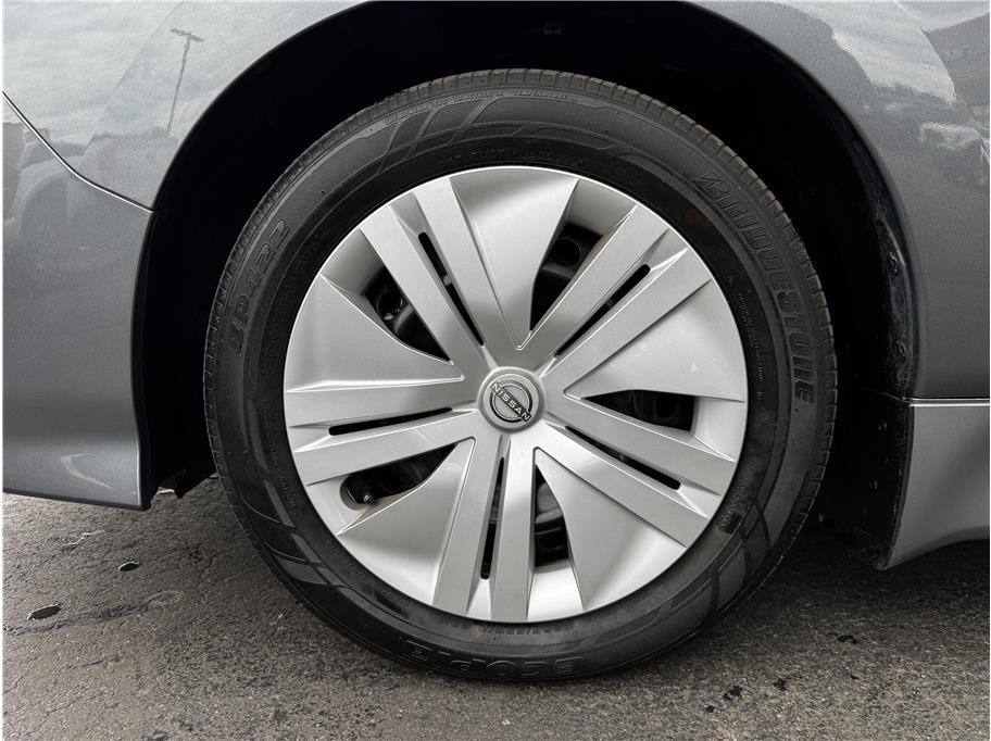 Used 2025 Nissan Leaf S FWD image 29