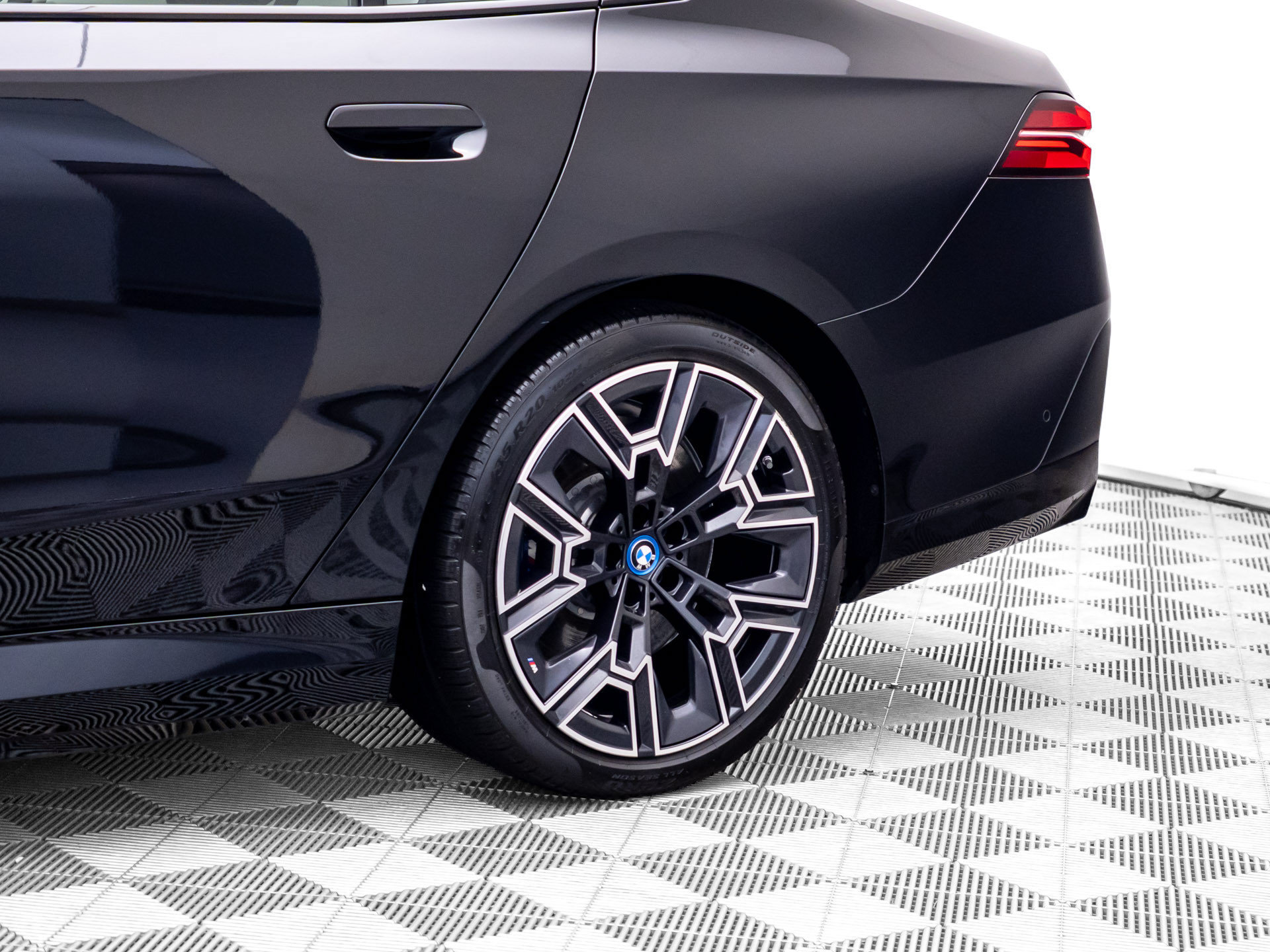 Certified 2024 BMW i5 M60 w/ Premium Package AWD/4WD image 35