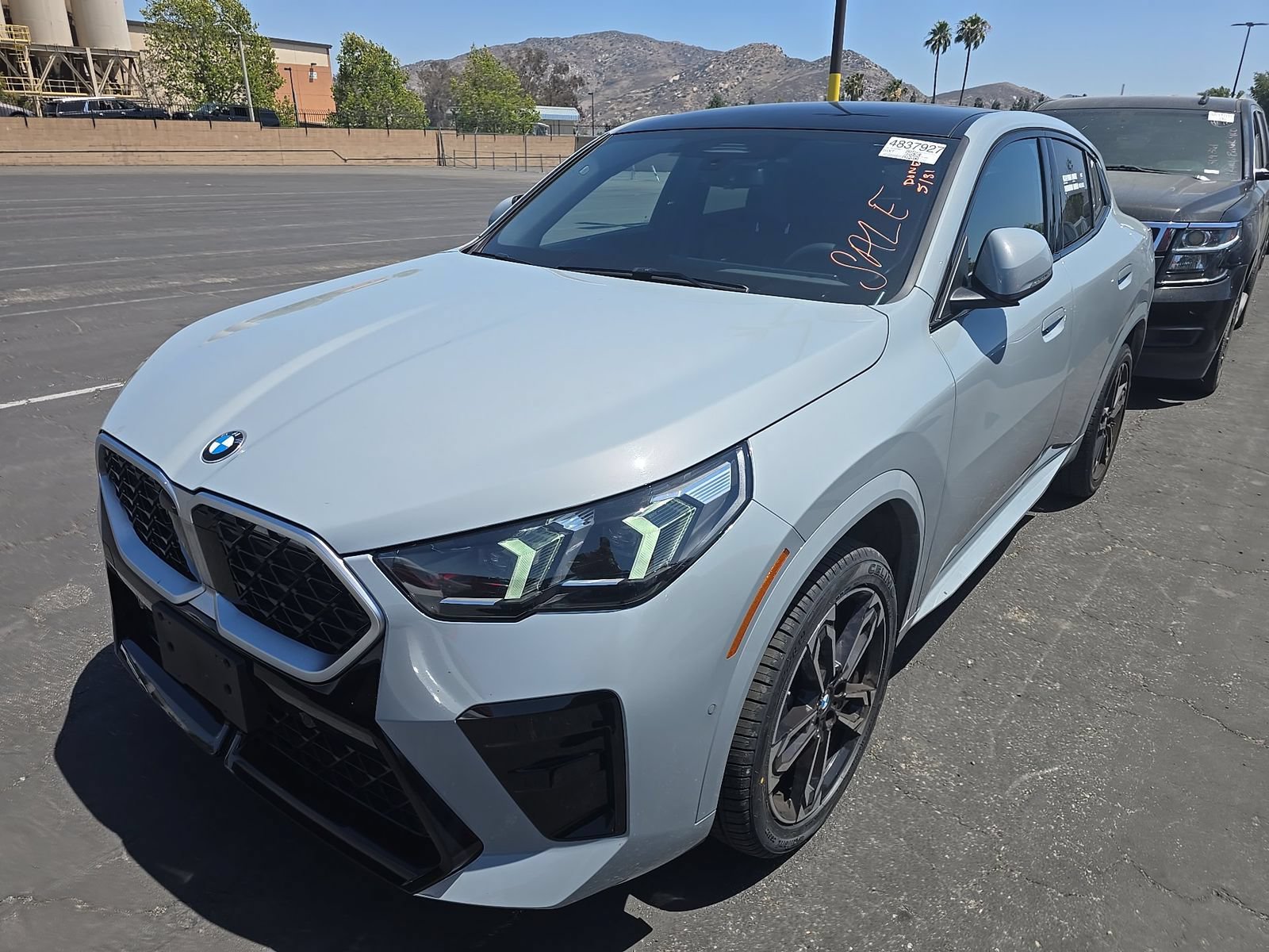 Used 2025 BMW X2 xDrive28i AWD/4WD image 1