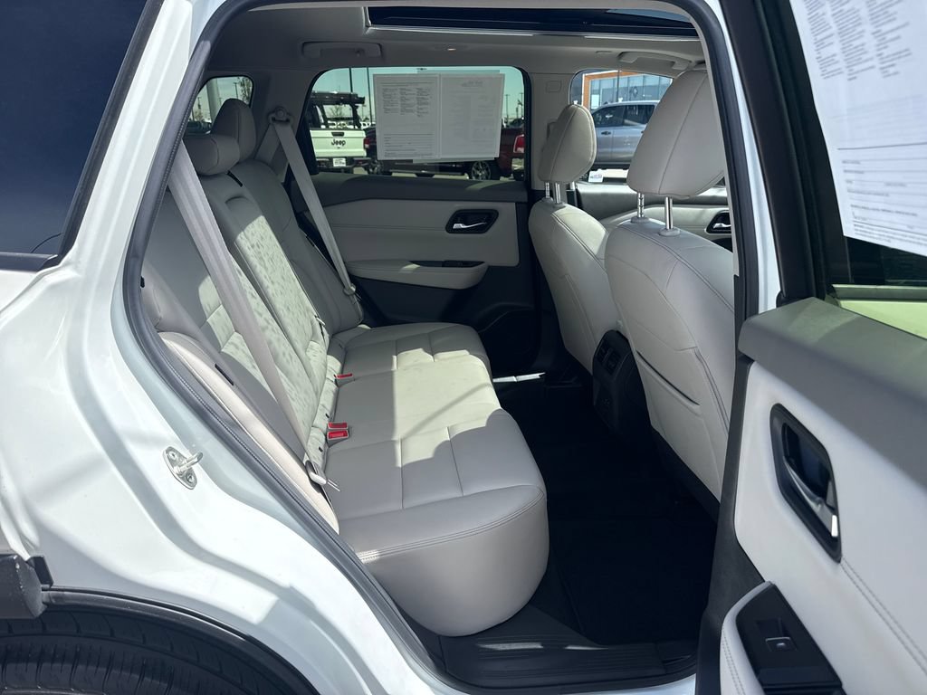 Used 2023 Nissan Rogue SL AWD/4WD image 27