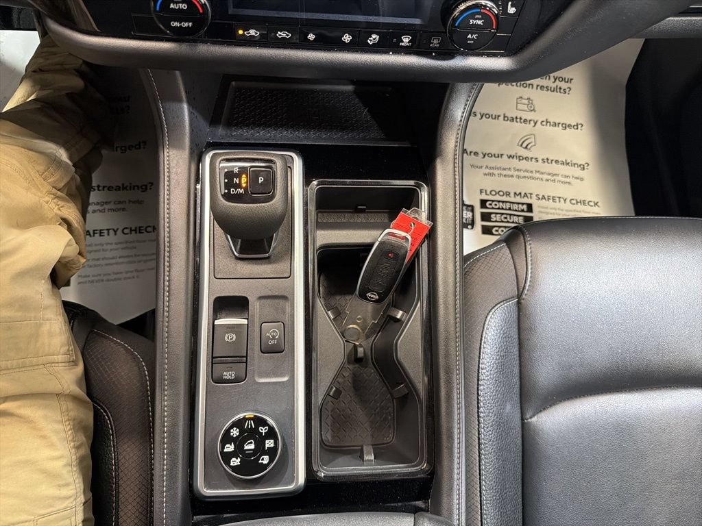 Used 2025 Nissan Pathfinder SL AWD/4WD image 33