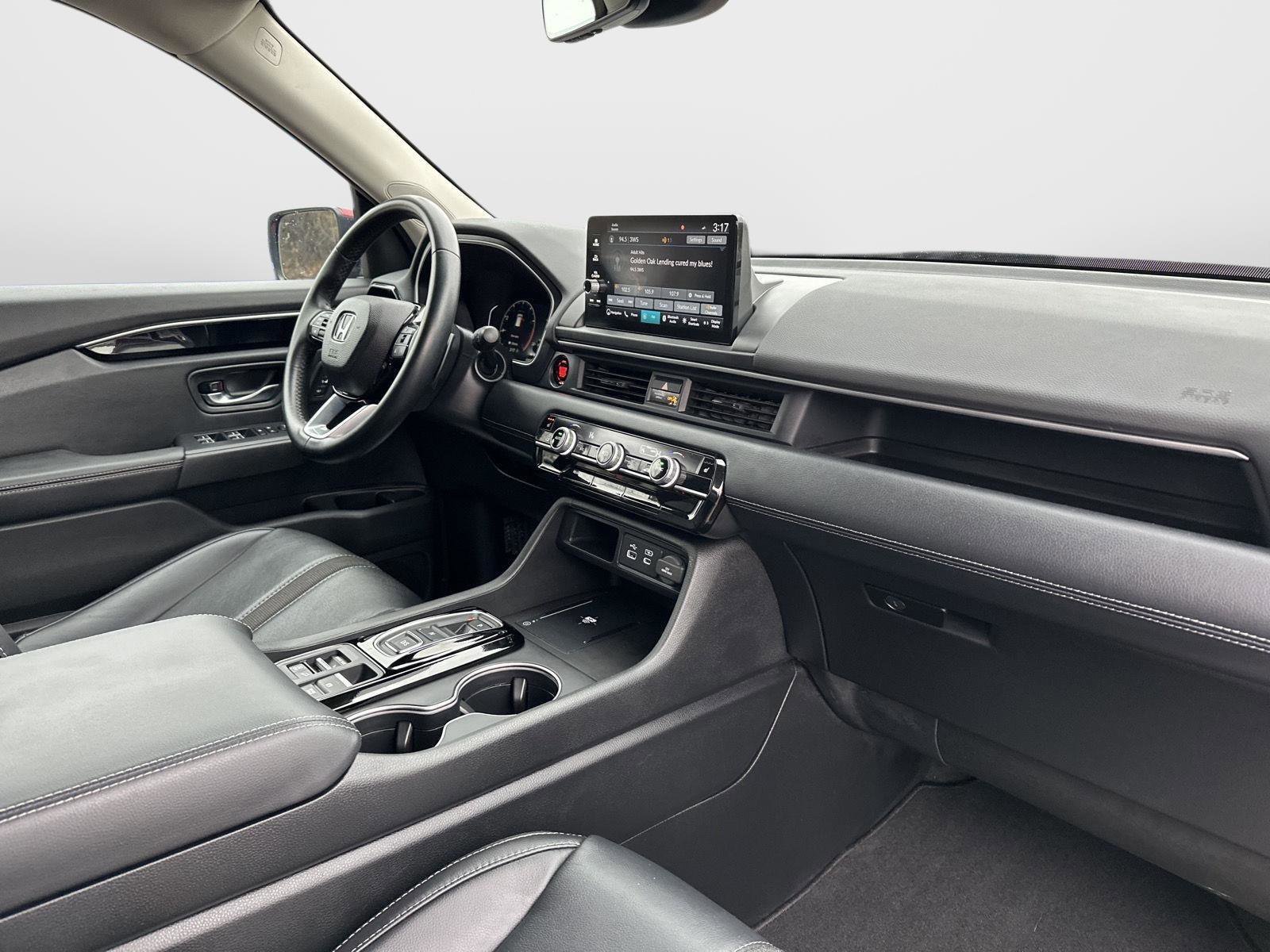 Certified 2025 Honda Pilot Touring image 41