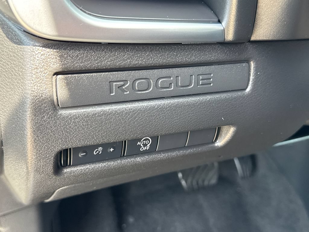 Used 2024 Nissan Rogue S FWD image 26