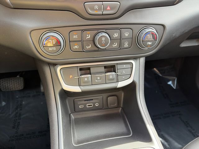 Used 2023 GMC Terrain SLT image 19