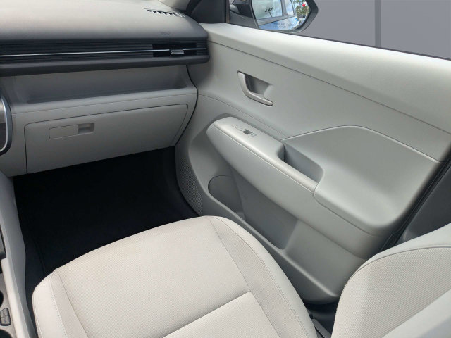 Used 2024 Hyundai Kona SEL w/ Convenience Package FWD image 17