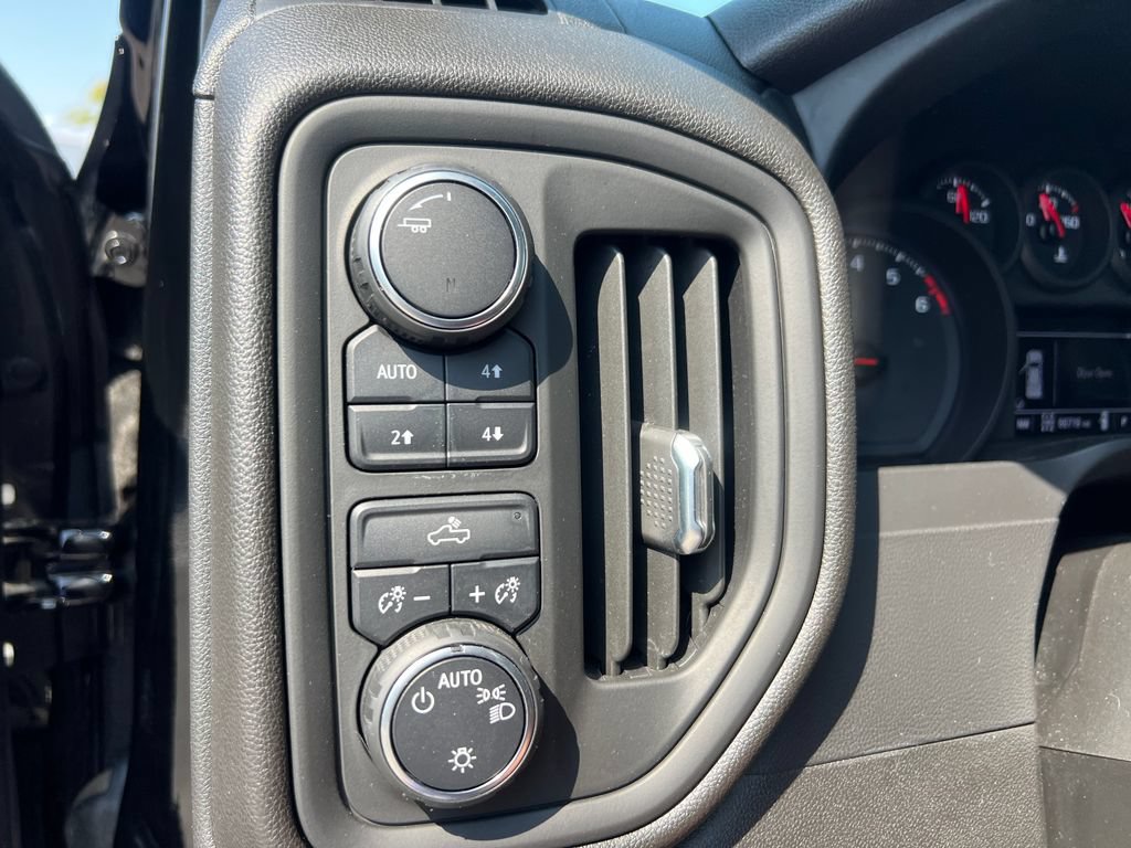 Used 2021 Chevrolet Silverado 1500 Custom Trail Boss w/ Midnight Edition AWD/4WD image 21