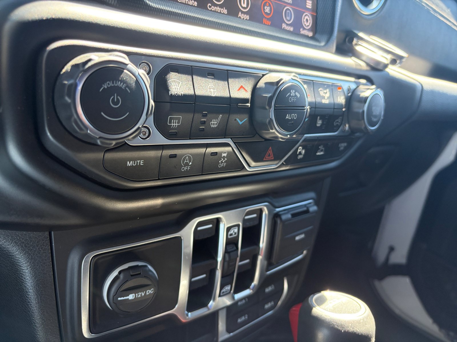 Used 2020 Jeep Gladiator Overland AWD/4WD image 25