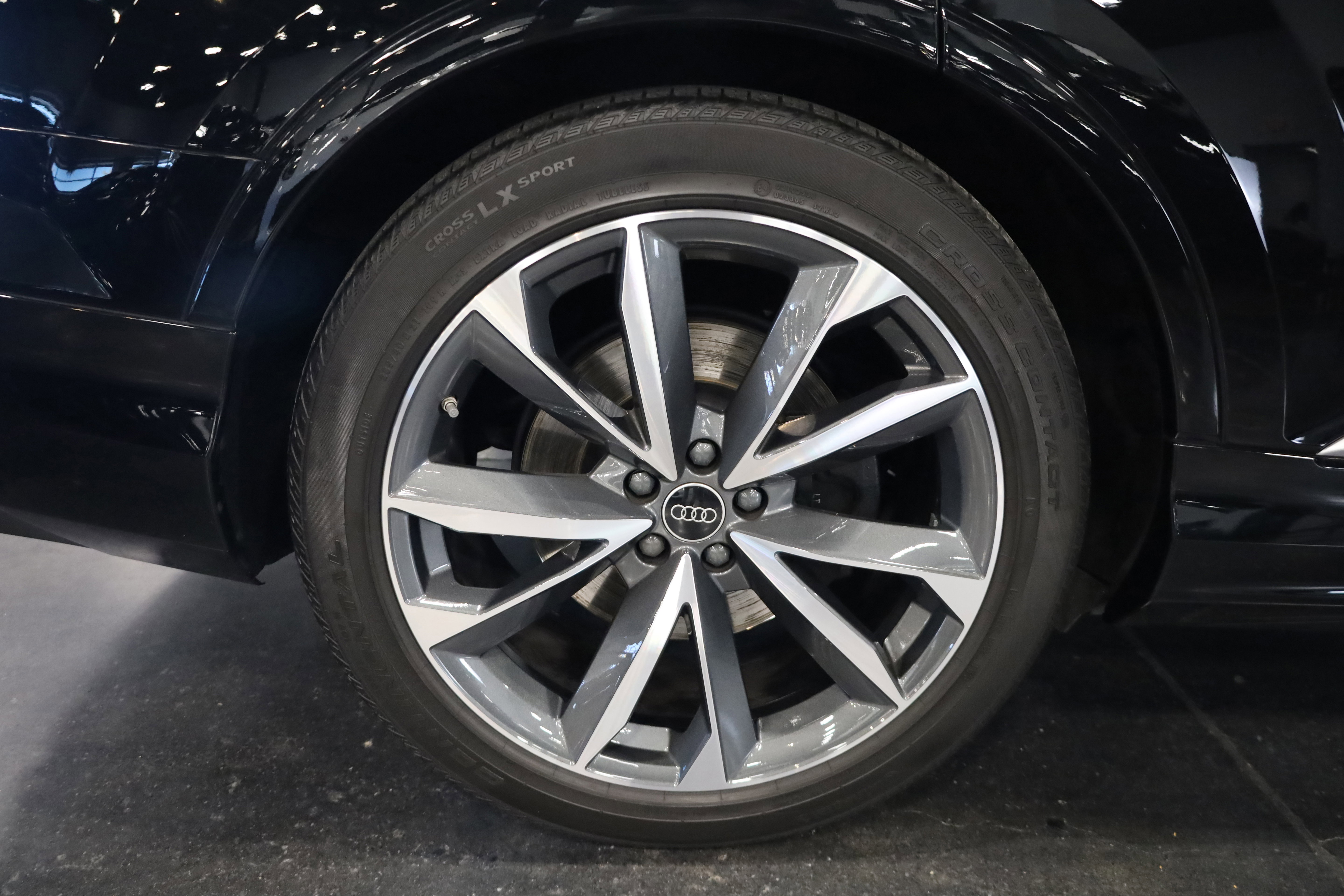 Used 2023 Audi SQ7 Prestige image 11