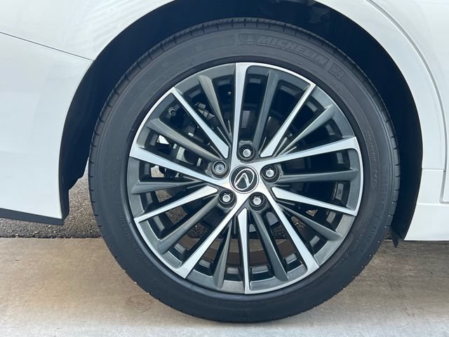 Used 2024 Lexus ES 350 w/ Premium Package FWD image 13