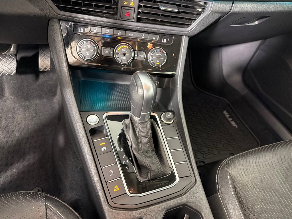 Used 2019 Volkswagen Jetta SEL Premium FWD image 19