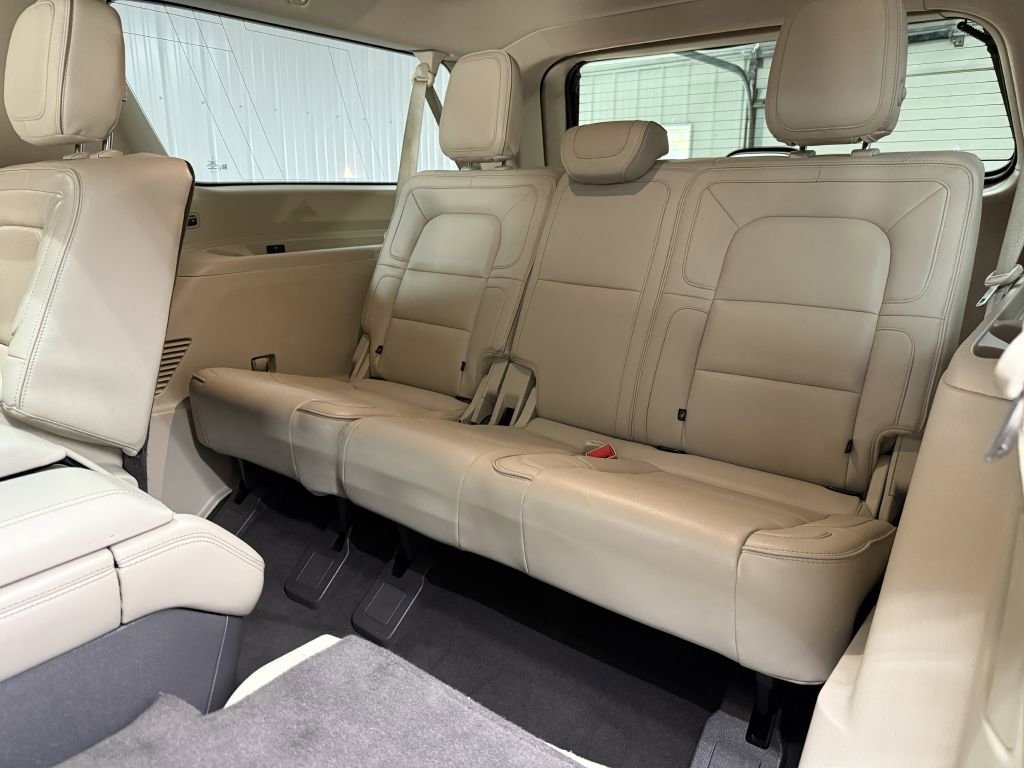 Used 2018 Lincoln Navigator L Reserve w/ Technology Package image 30