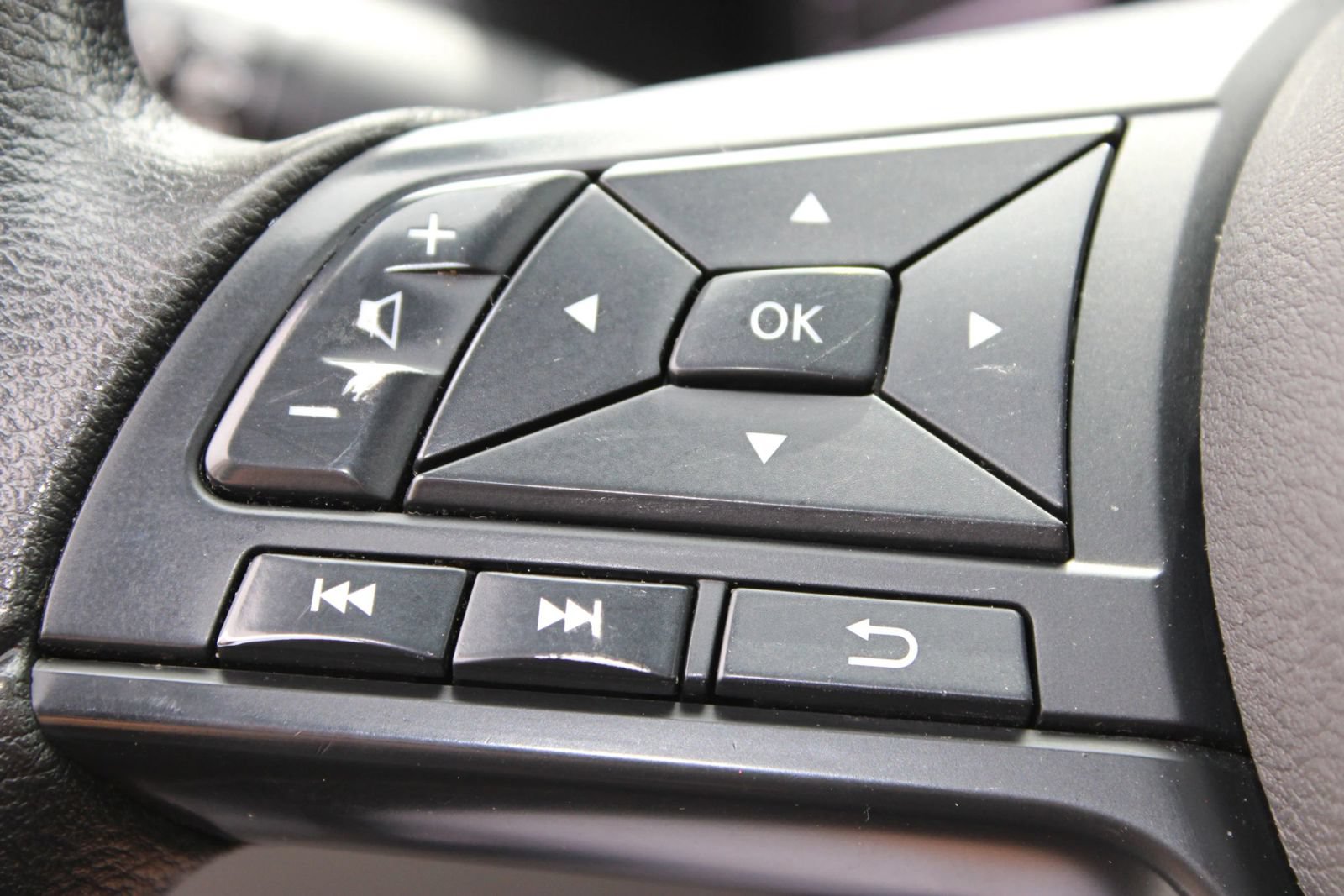 Used 2024 Nissan Altima 2.5 S FWD image 22