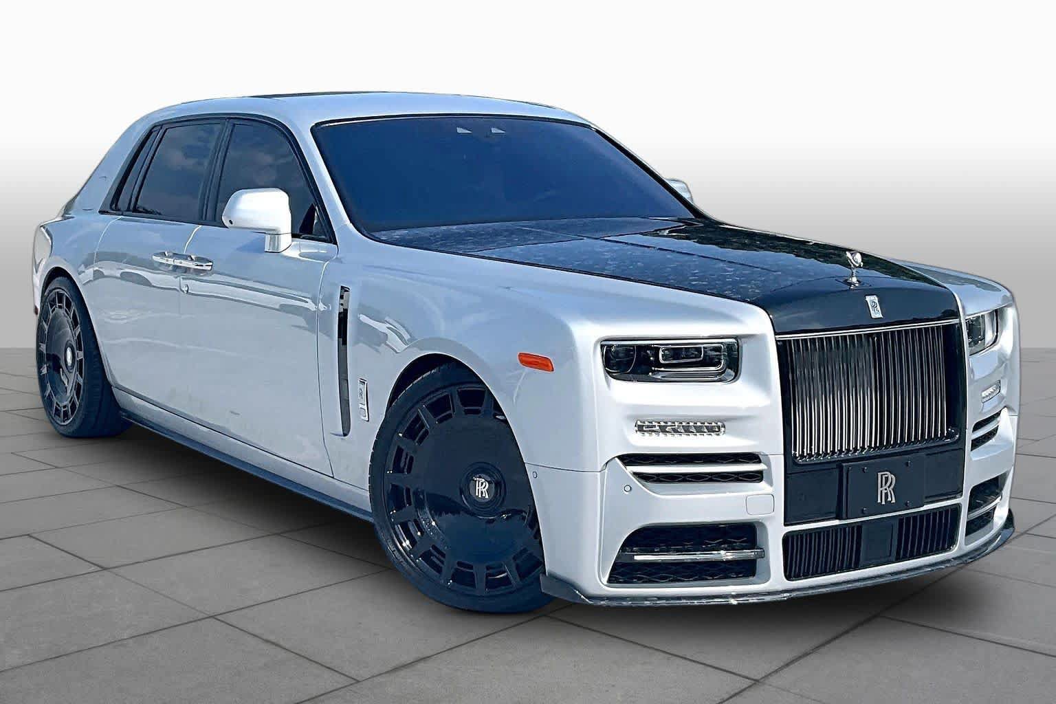 Used 2024 Rolls-Royce Phantom Sedan RWD image 3