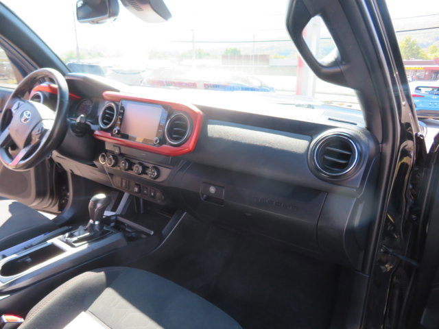 Used 2020 Toyota Tacoma TRD Sport image 16