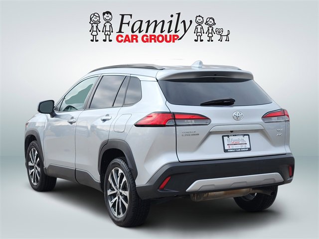 Used 2022 Toyota Corolla Cross XLE image 3
