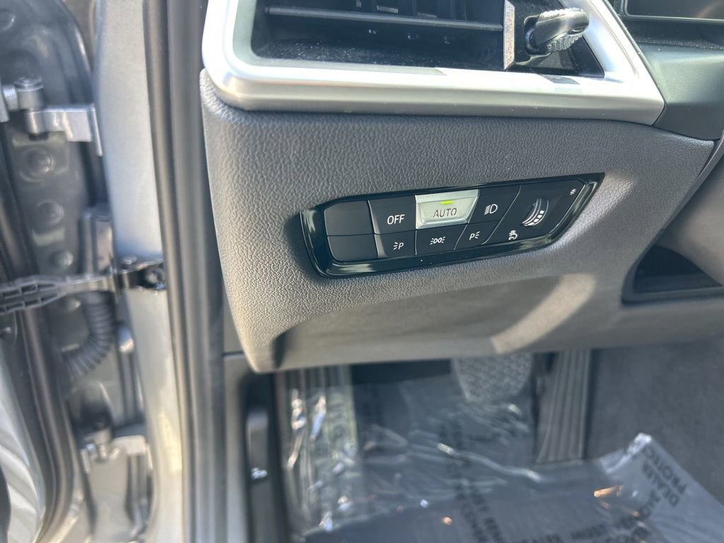 Used 2025 BMW 330i xDrive Sedan w/ Convenience Package image 36