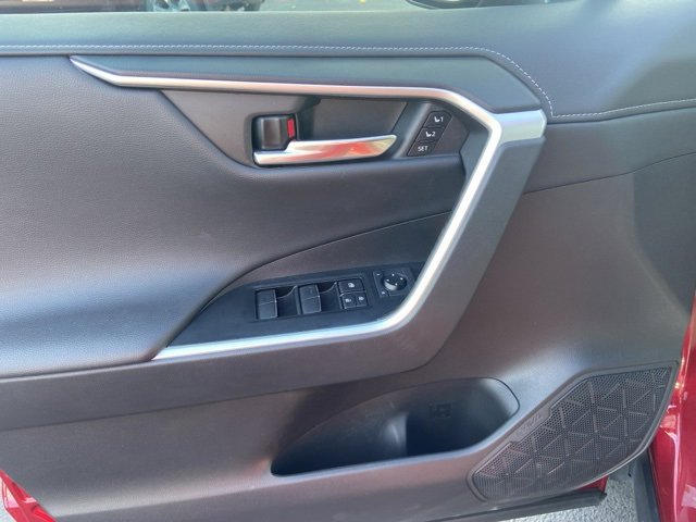 Used 2021 Toyota RAV4 Limited image 22