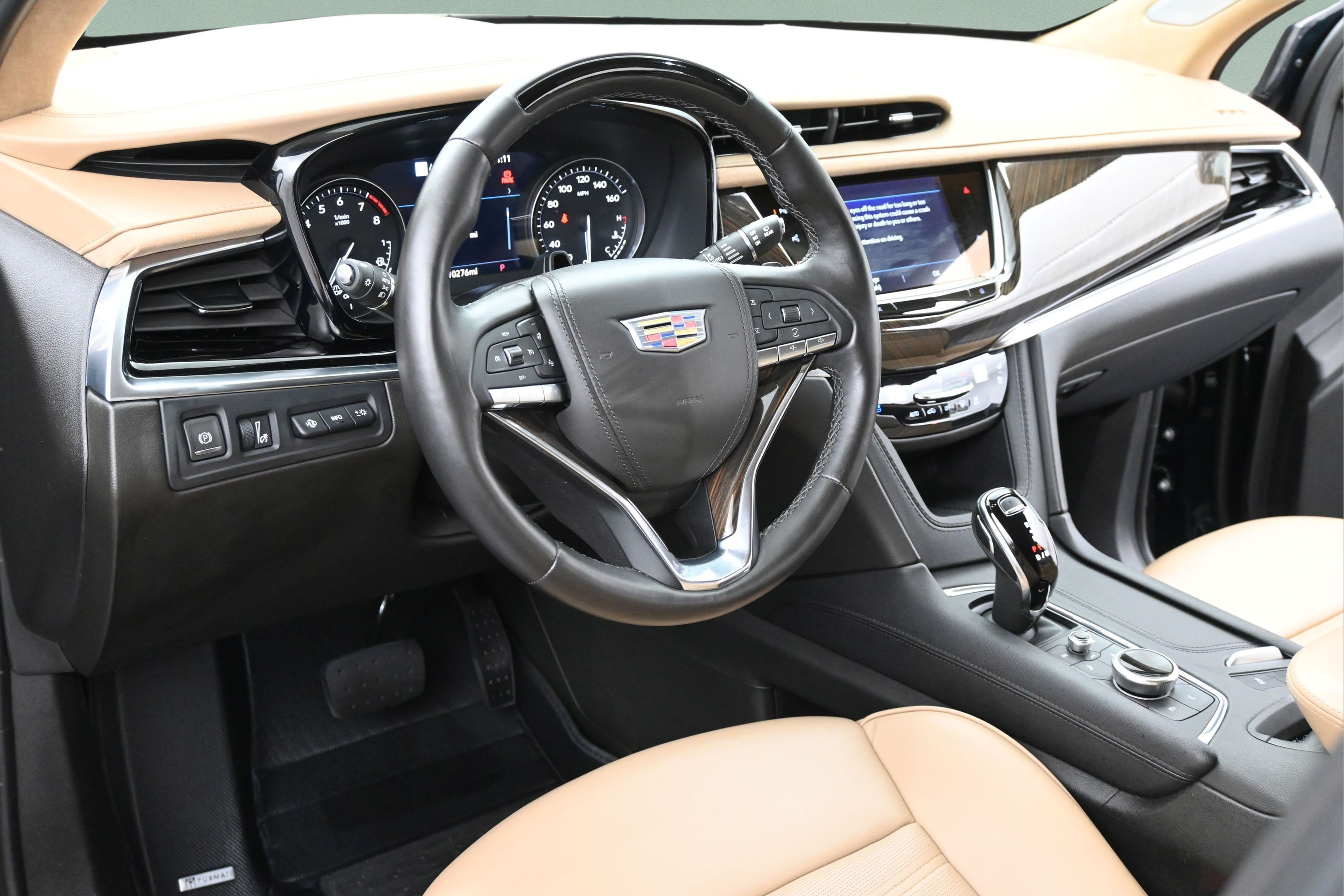 Used 2024 Cadillac XT6 Premium Luxury w/ Platinum Package FWD image 12
