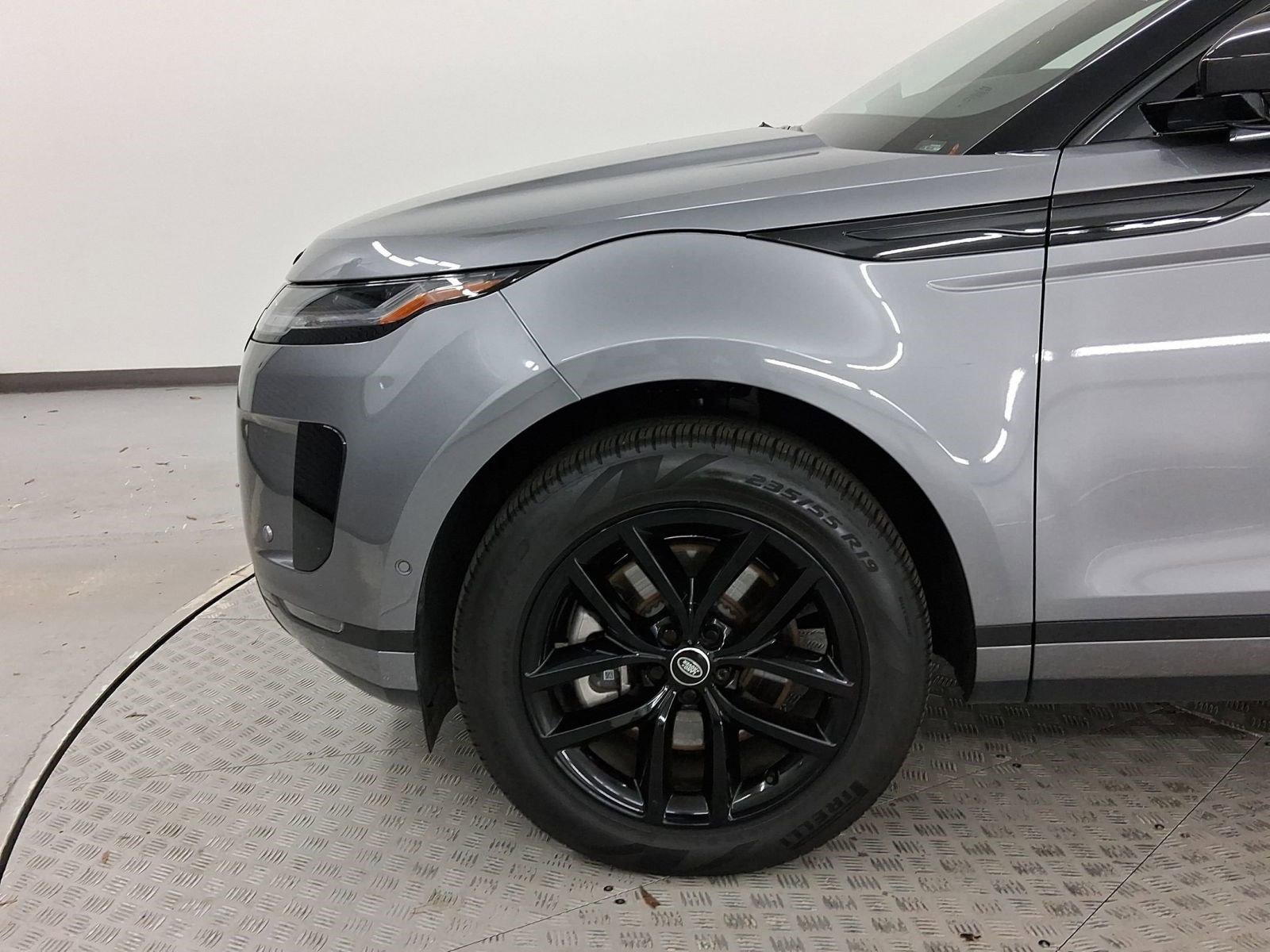 Used 2025 Land Rover Range Rover Evoque S image 11