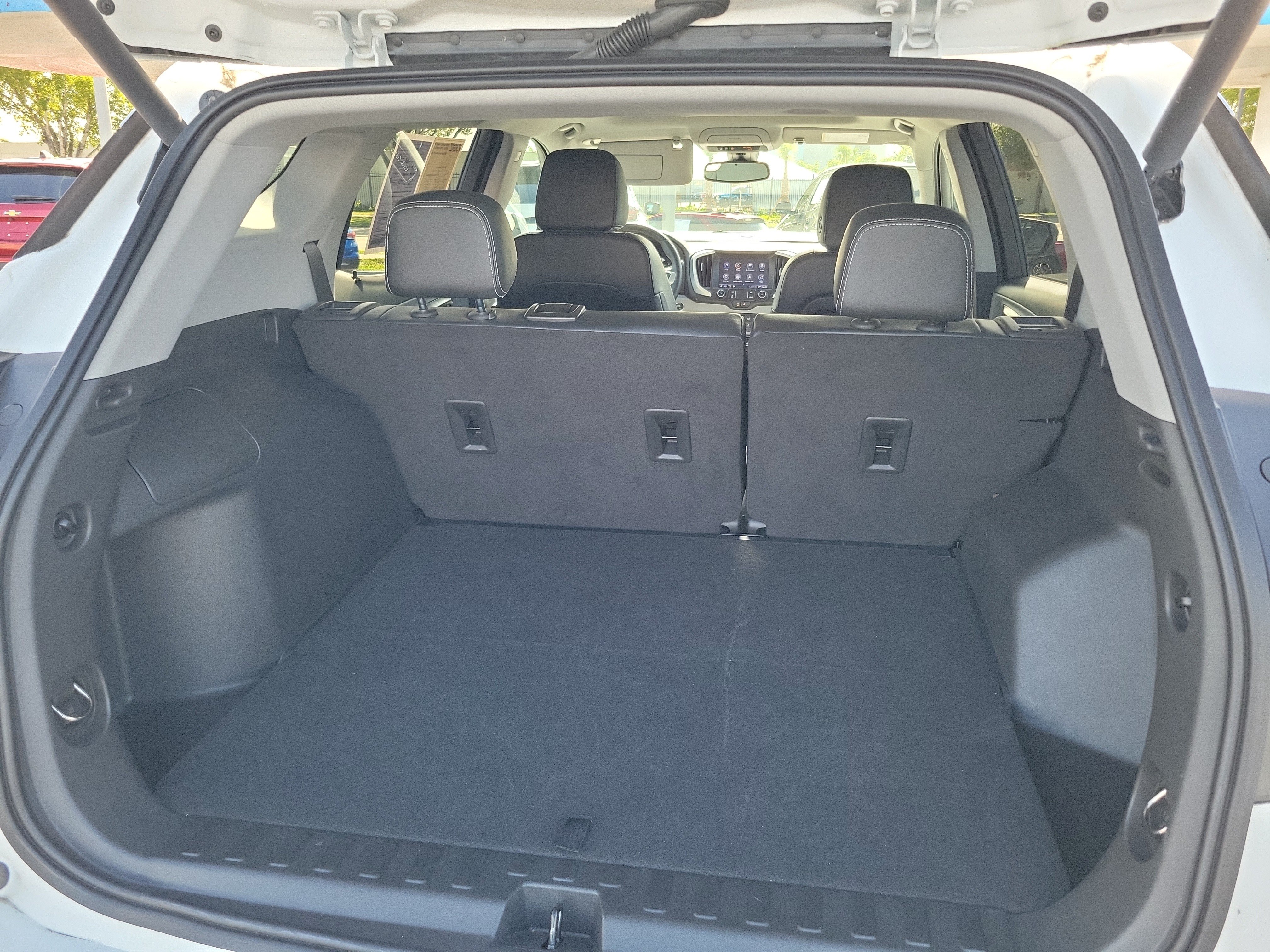 Used 2023 GMC Terrain SLT FWD image 6
