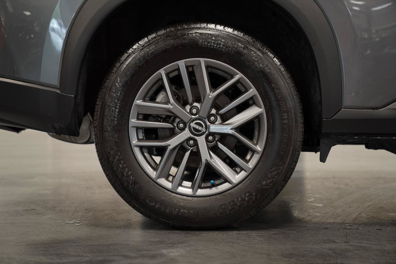 Used 2024 Nissan Rogue S AWD/4WD image 13