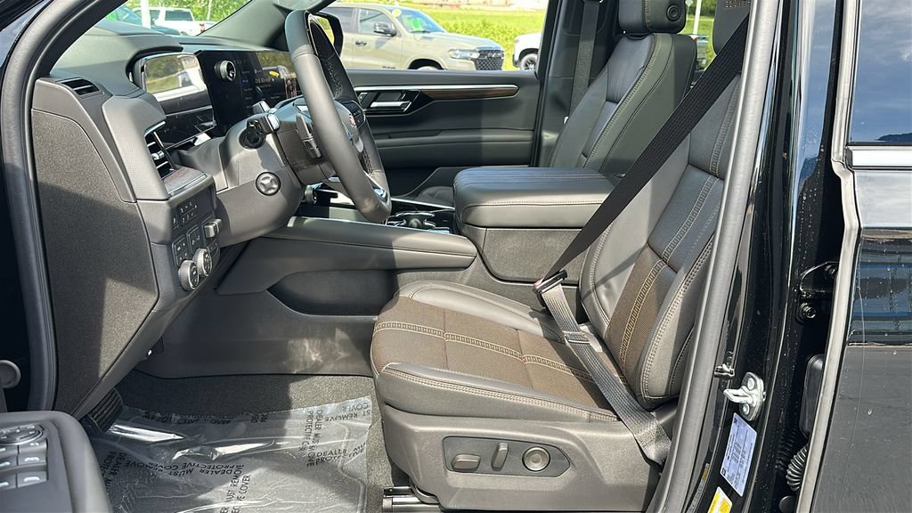 New 2026 Chevrolet Tahoe High Country AWD/4WD image 14