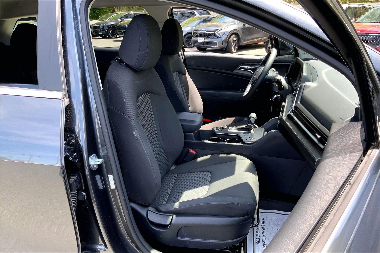 Used 2023 Kia Sportage LX AWD/4WD image 9