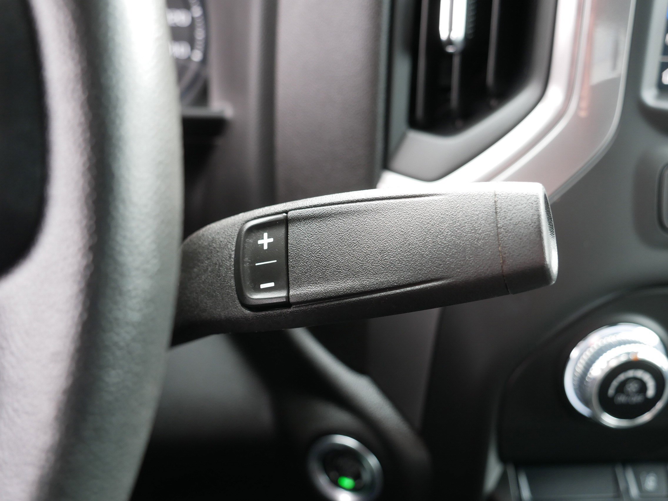 Used 2025 GMC Sierra 2500 Pro w/ Convenience Package image 24