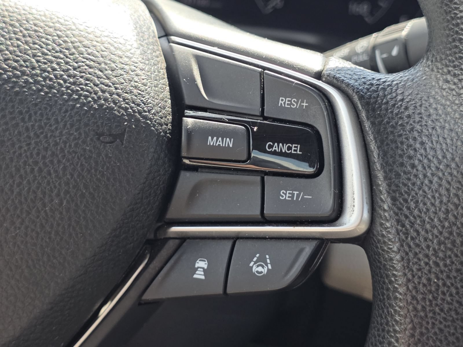 Used 2018 Honda Accord EX image 30