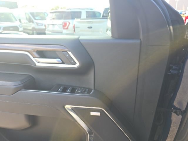 Used 2023 Chevrolet Silverado 1500 LT Trail Boss w/ LT Trail Boss Premium Package image 16