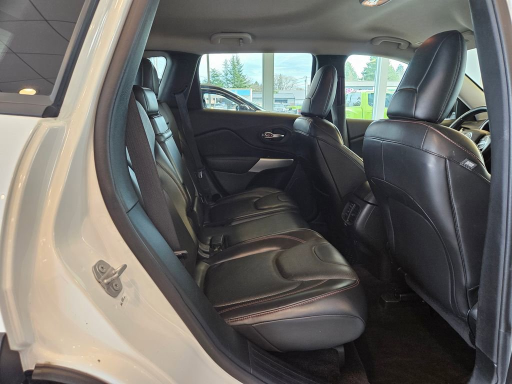 Used 2018 Jeep Cherokee Trailhawk w/ Quick Order Package 27L AWD/4WD image 30