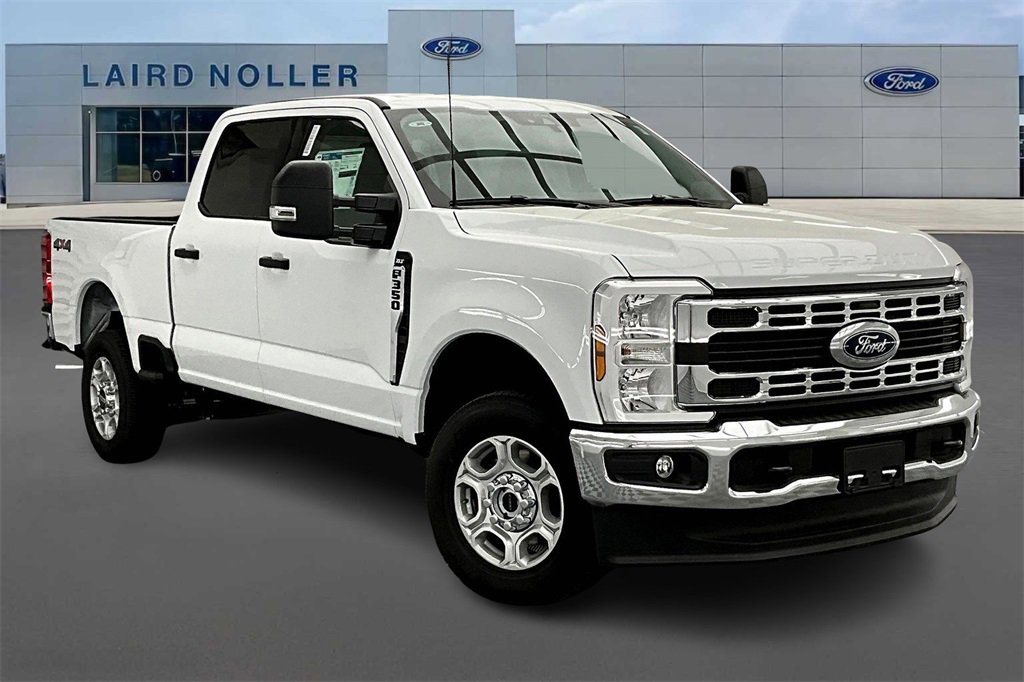 New 2026 Ford F350 XLT image 2