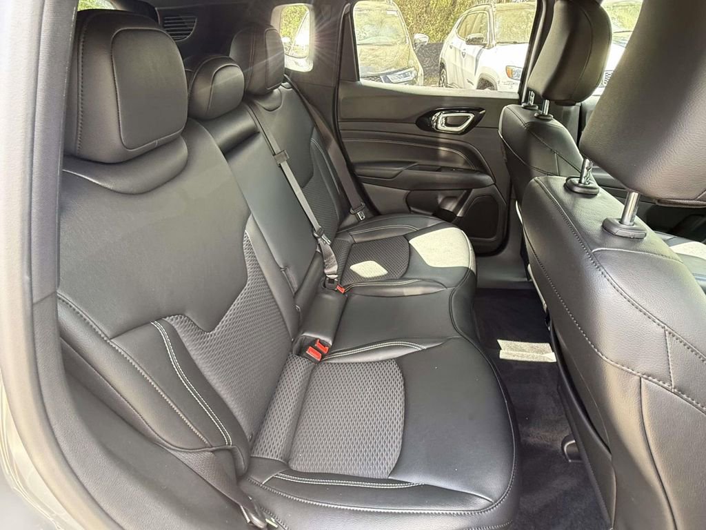 Used 2023 Jeep Compass Altitude image 10