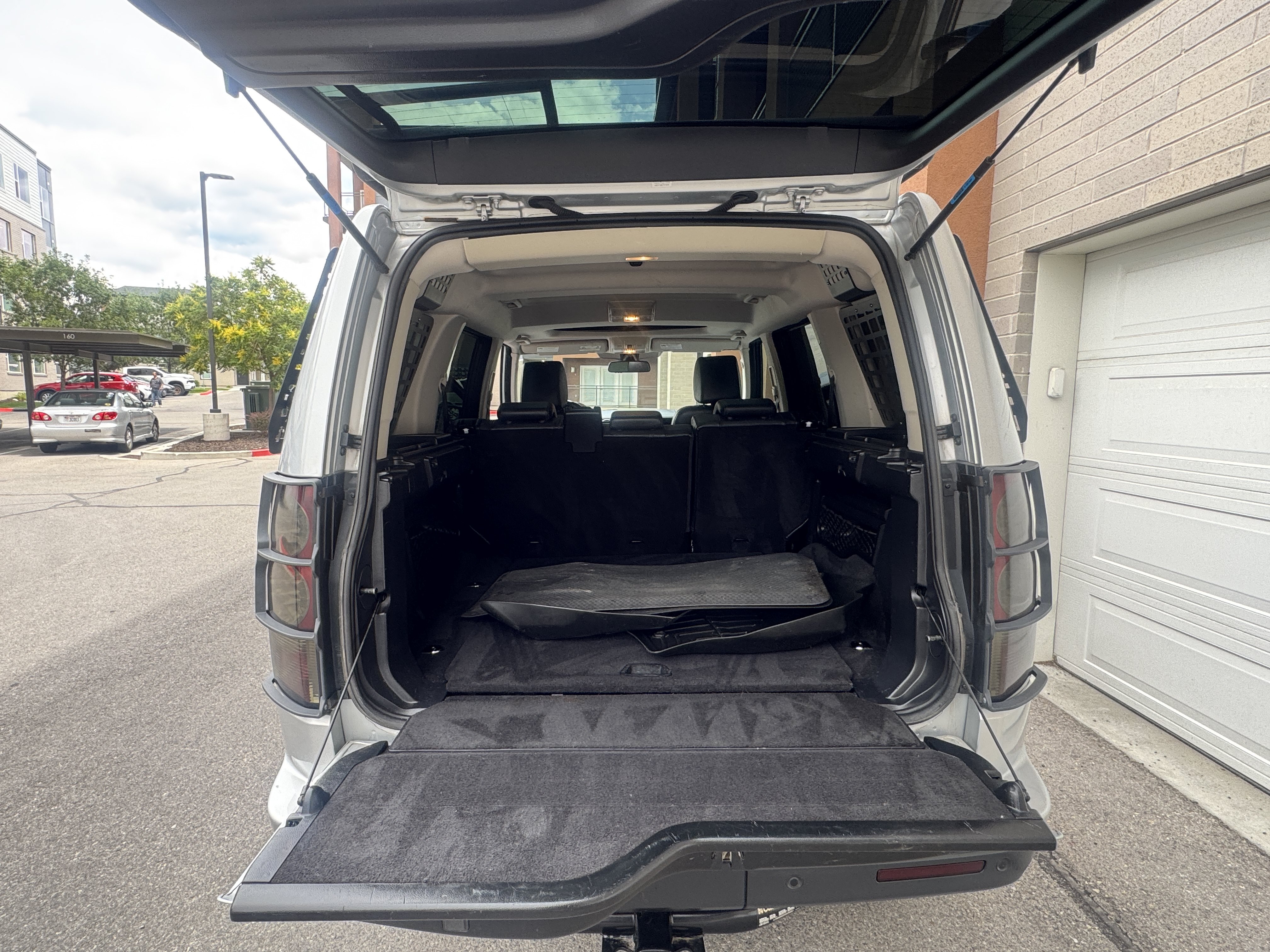 Used 2013 Land Rover LR4 AWD/4WD image 27