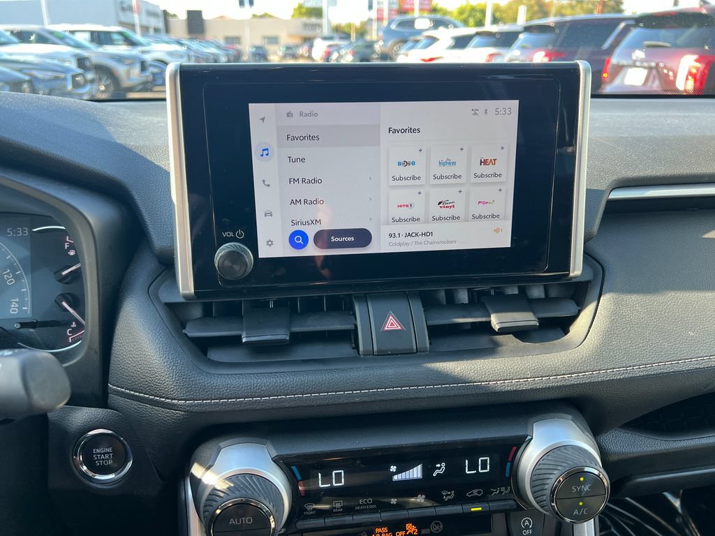 Used 2025 Toyota RAV4 XLE FWD image 29