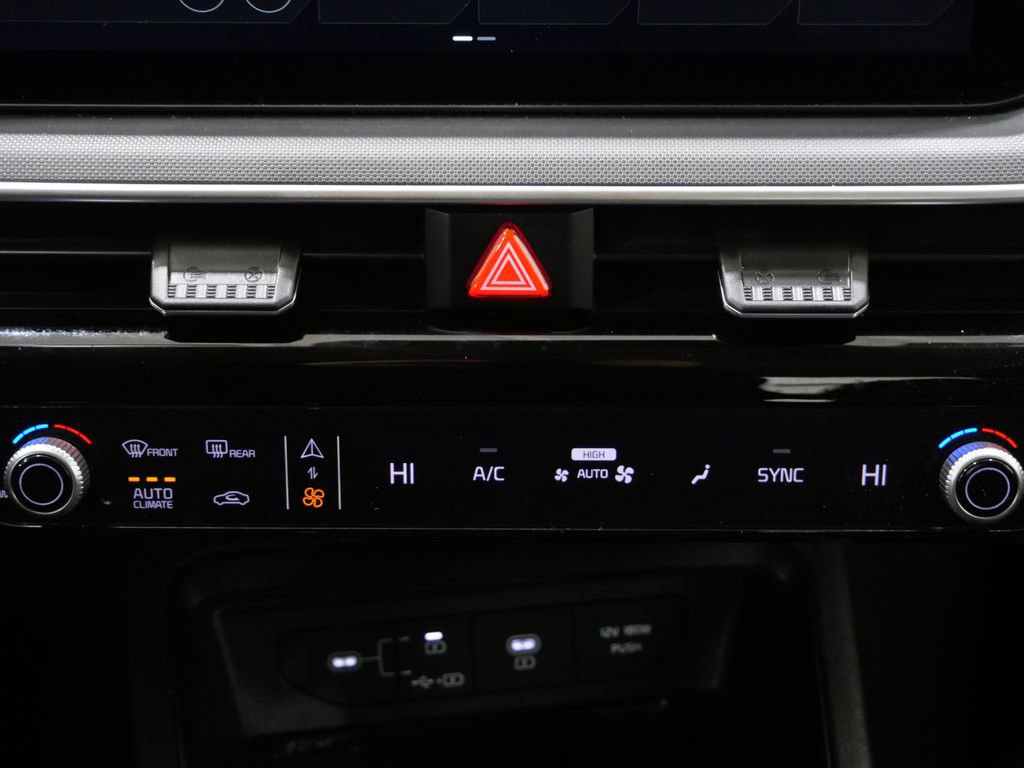 Used 2025 Kia K5 LXS image 19