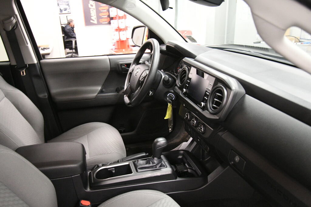 Used 2022 Toyota Tacoma SR w/ SR Convenience Package RWD image 28