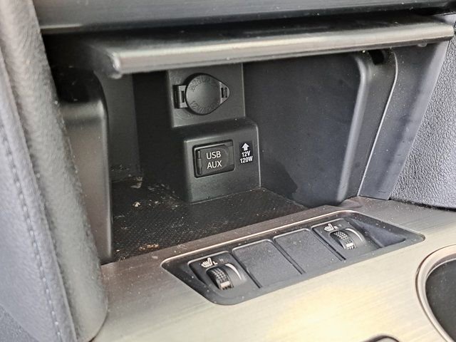 Used 2012 Toyota Camry SE w/ Leather Pkg image 16