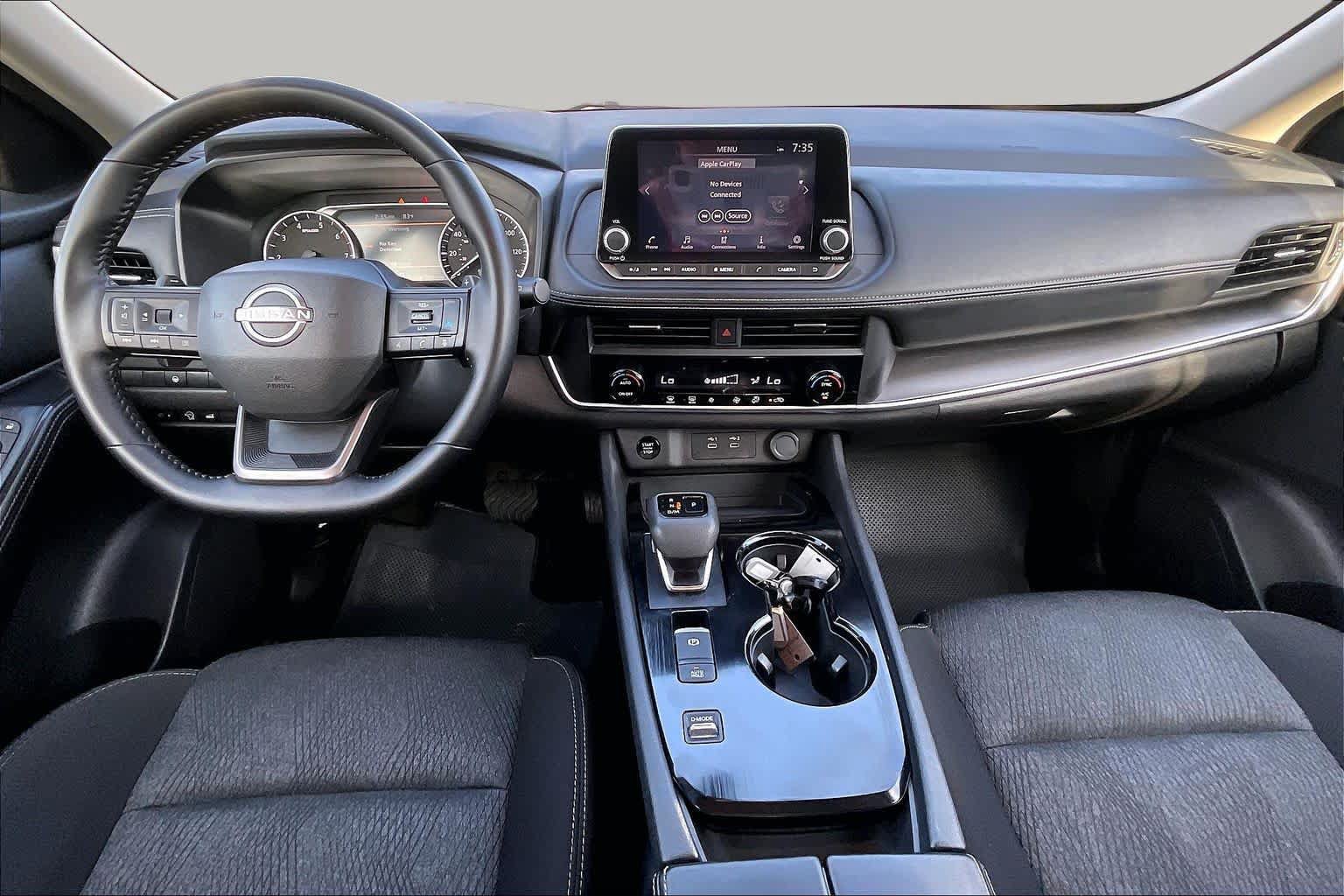 Used 2025 Nissan Rogue SV FWD image 15