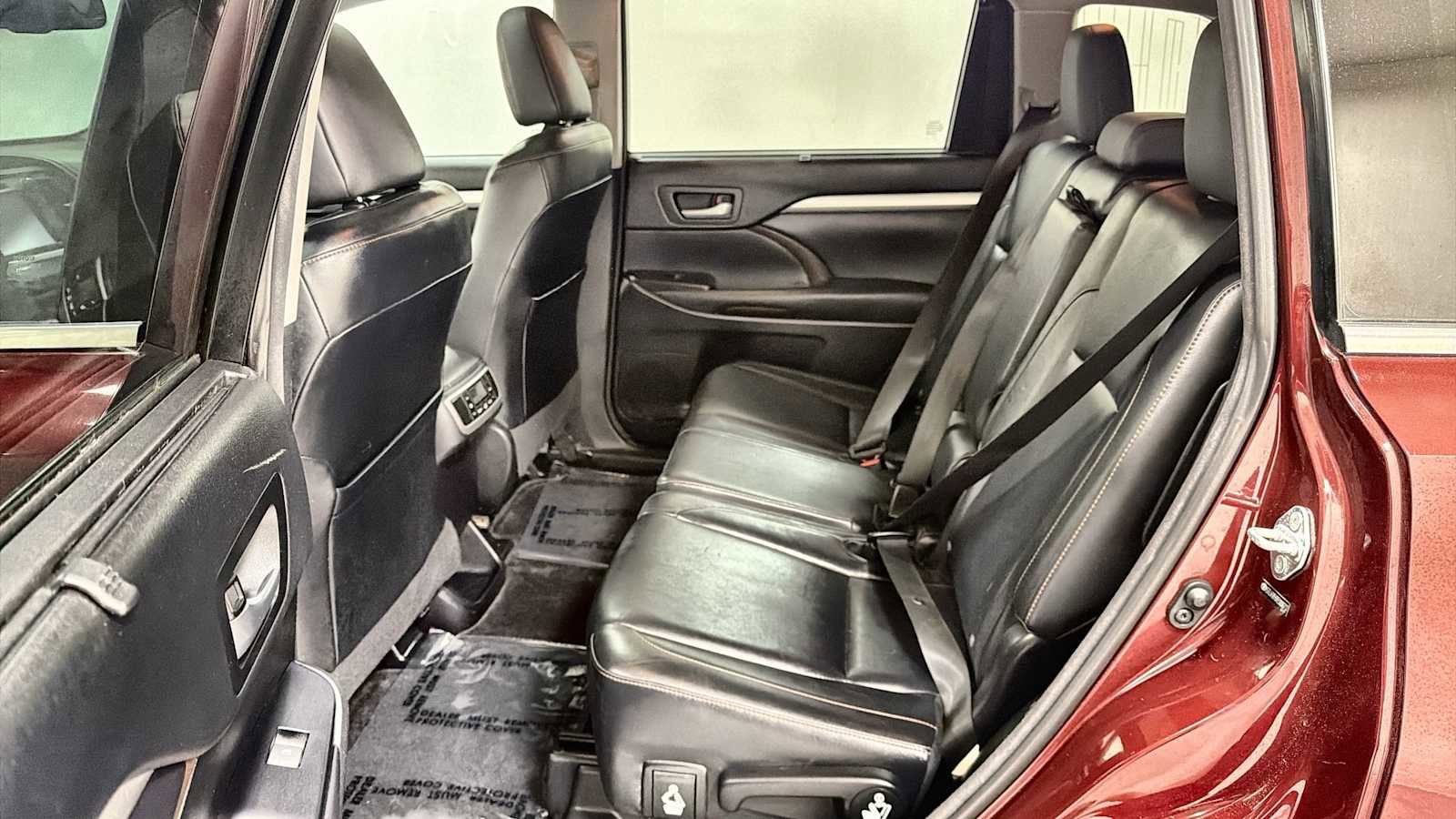 Used 2014 Toyota Highlander XLE AWD/4WD image 25