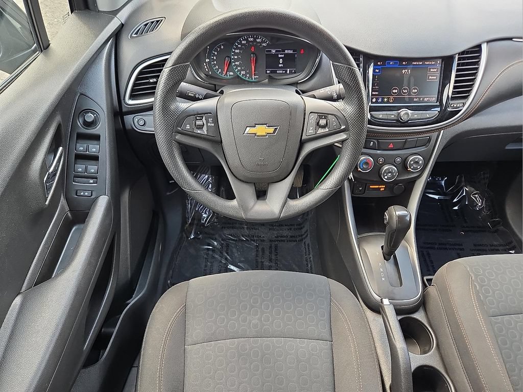 Used 2020 Chevrolet Trax LS w/ Tint and Cruise Package FWD image 9