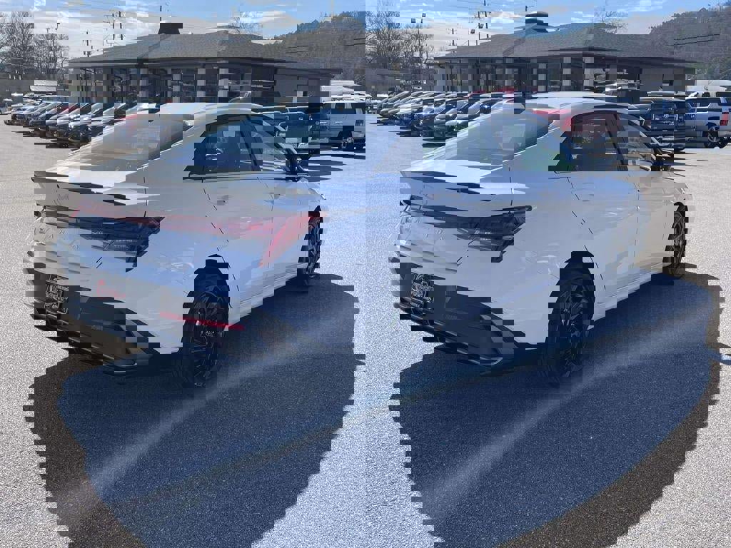 New 2026 Hyundai Elantra SEL Sport Premium image 23