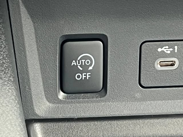 New 2025 Nissan Sentra SR FWD image 25