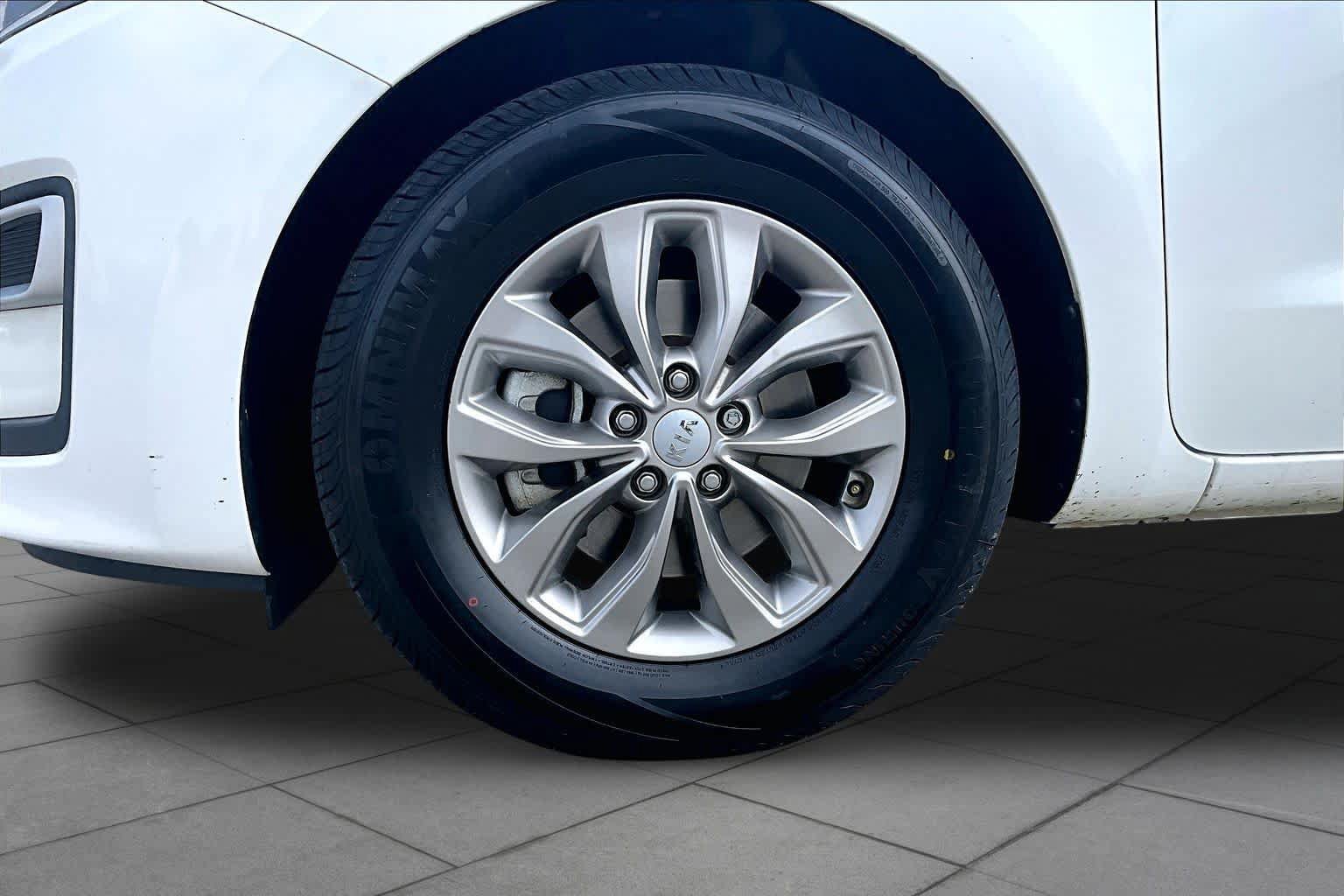 Used 2021 Kia Sedona LX FWD image 11